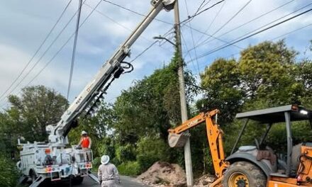 Cierran circulación en la carretera Tepeji–Golondrinas por trabajos de la CFE