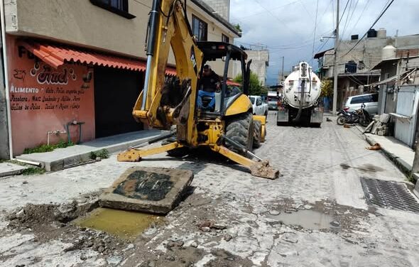 Realiza CAAMTROH mantenimiento preventivo al drenaje en San Mateo Primera Sección