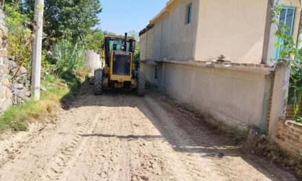 Realizan trabajos de mejoramiento en camino rural de San Buenaventura