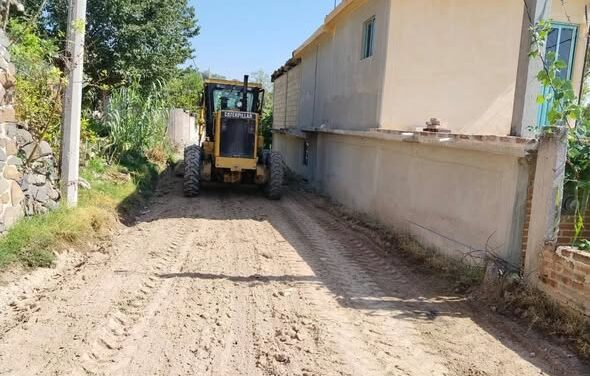 Realizan trabajos de mejoramiento en camino rural de San Buenaventura