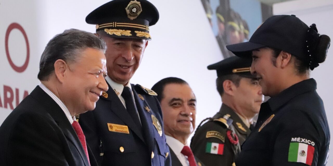 Julio Menchaca conmemora 50 años de la Policía Industrial Bancaria