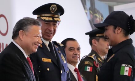 Julio Menchaca conmemora 50 años de la Policía Industrial Bancaria