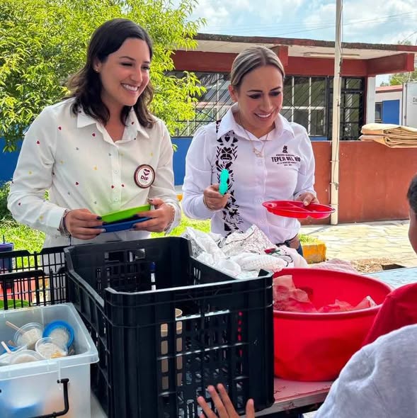 Niñas y niños disfrutan función de cine durante la Semana de Verano en El Salto