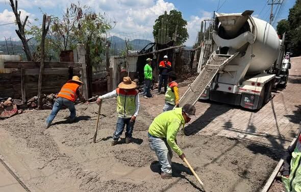 Entregan concreto para mejorar vialidad en San Mateo, Tepeji del Río