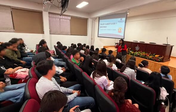 Impulsan bienestar emocional de jóvenes con taller sobre salud y emociones