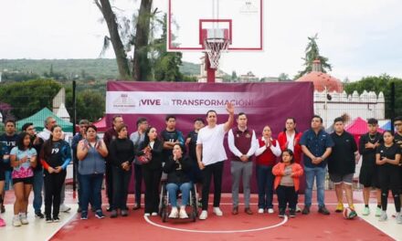 Cristhian Martínez continúa entrega canchas en la colonia El Huerto, en Tula