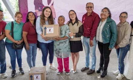 Entregan más de 600 despensas a familias de Quma y fraccionamientos de Atotonilco de Tula