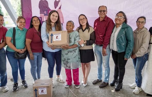 Entregan más de 600 despensas a familias de Quma y fraccionamientos de Atotonilco de Tula