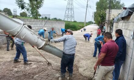 Entregan concreto para pavimentación de calle Las Torres en Benito Juárez