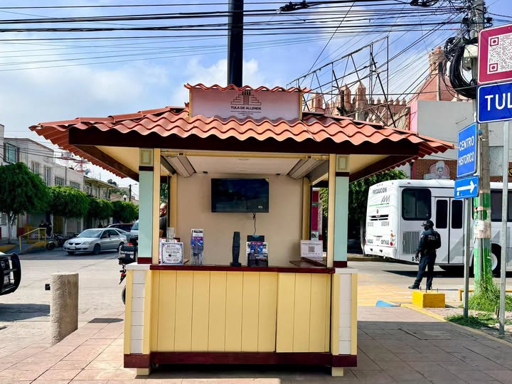 Cristhian Martínez inaugura nuevo módulo turístico en el centro de Tula de Allende