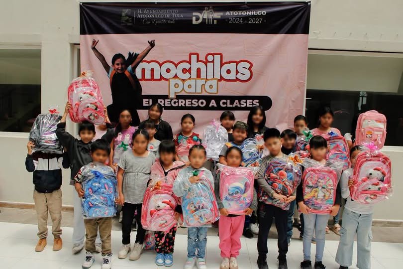 DIF Municipal de Atotonilco de Tula entrega 285 mochilas para apoyar el regreso a clases