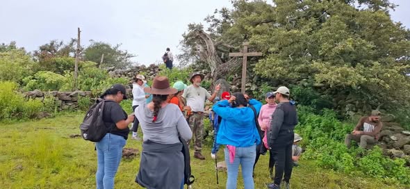 Realizan jornada de senderismo en la Ruta Cerro del Elefante, en Atotonilco de Tula