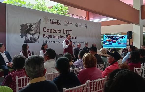 Siete habitantes de Atotonilco de Tula reciben apoyos para fortalecer el autoempleo