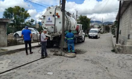 Realizan trabajos de mantenimiento en la red de drenaje de El Carmen en Tepeji