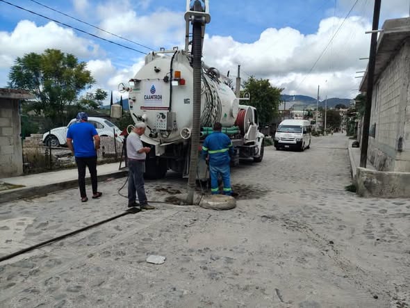 Realizan trabajos de mantenimiento en la red de drenaje de El Carmen en Tepeji