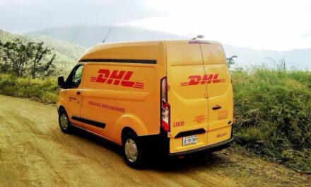 Asaltan camioneta de DHL en Tezontepec de Aldama