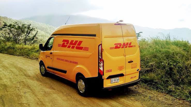 Asaltan camioneta de DHL en Tezontepec de Aldama