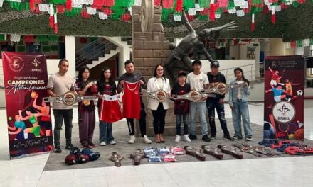 Impulsan talento deportivo con equipamiento para escuela de boxeo en Atotonilco