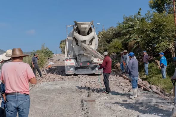 Entregan ollas de concreto para fortalecer actividades productivas en Tinajas