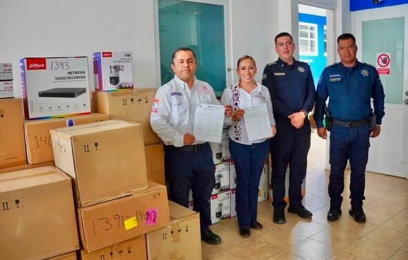 Refuerzan videovigilancia en Tepeji del Río con entrega de 20 kits de cámaras