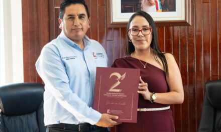 Yocelyn Tovar Mendoza entrega Glosa del Segundo Informe de Gobierno en Atotonilco de Tula