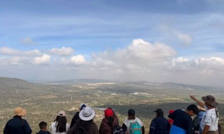 Impulsan turismo ecológico con jornada de senderismo en Atotonilco de Tula