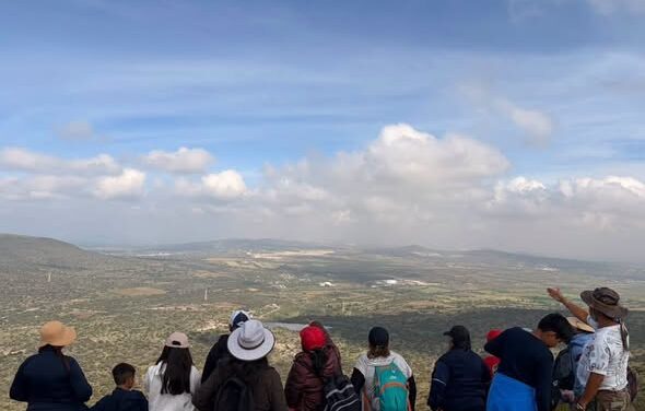 Impulsan turismo ecológico con jornada de senderismo en Atotonilco de Tula