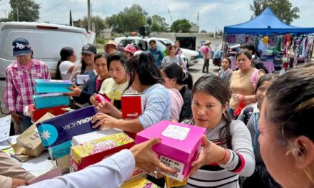 Benefician con calzado a familias de comunidad de Tepeji del Río