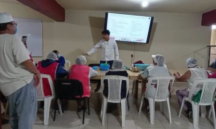 Adultos mayores de Casa de Día Vito participan en curso gratuito de elaboración de queso