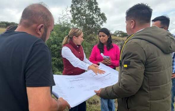 Supervisan proyecto para nuevas instalaciones del Telebachillerato en Santa Ana Atzcapotzaltongo