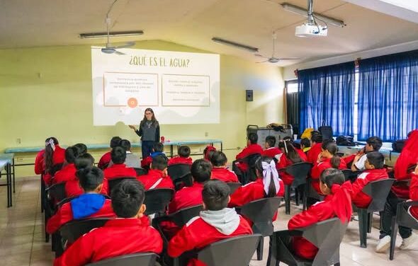 Comisión de Agua de Tepeji del Río imparte taller sobre huella hídrica a estudiantes