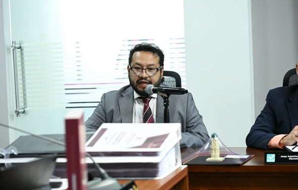Aldo Meza cuestiona condiciones de carreteras y servicios de salud en Tepeji y Atotonilco