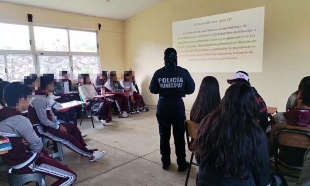 Imparten pláticas de seguridad vial a estudiantes de San José Piedra Gorda, en Tepeji del Río