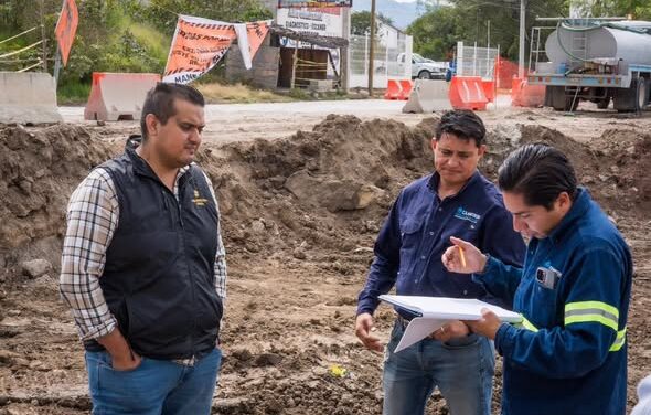 Supervisan obras hidráulicas para avanzar en la construcción del puente de La Romera