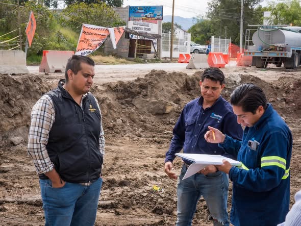 Supervisan obras hidráulicas para avanzar en la construcción del puente de La Romera