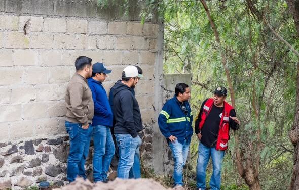 Supervisan trabajos de la red de drenaje sanitario en la colonia Los Hornos, en Tepeji del Río