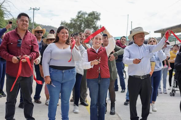 Inauguran pavimentación de las calles Camino Real y Las Flores en Tepeji del Río