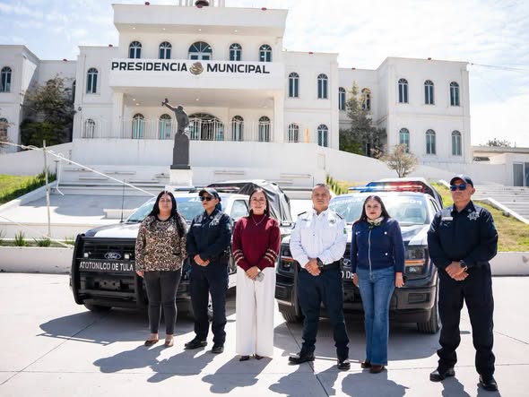 Gradúan a más de 30 mujeres en curso de manejo y entregan nuevas patrullas en Atotonilco de Tula
